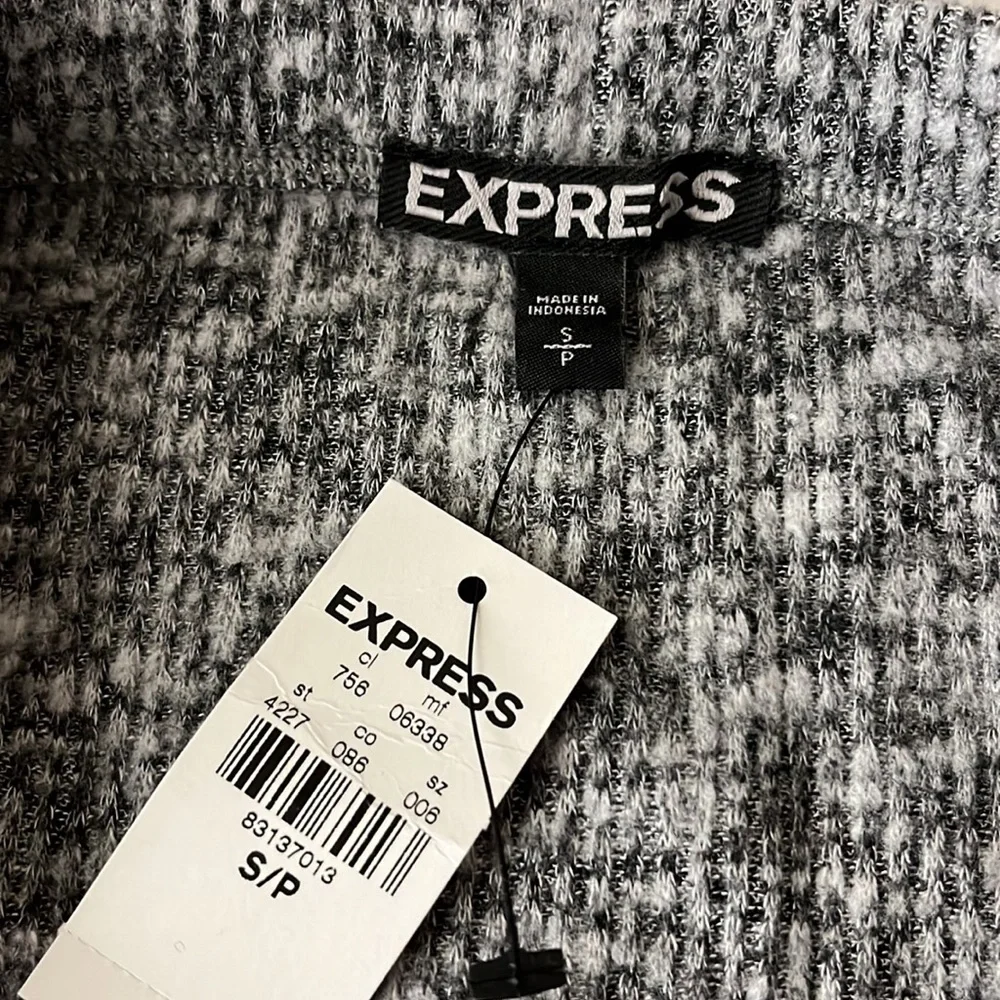 EXPRESS Ribbed Soft Stretchy Skirt - Picture 6 of 9